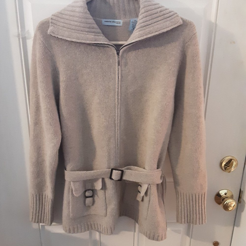 Valerie Steven's wool cardigan, size mecium